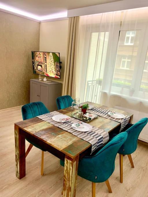 Brand New, Design Apartment Jojo, Oldtown, Balcony Bratislava Exterior foto